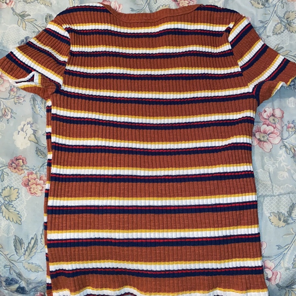 Top - Picture 2 of 2